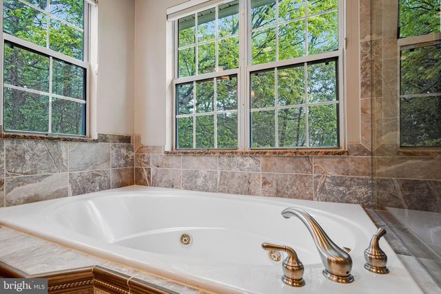 9361 WEATHERSFIELD DR, Bristow, VA 20136
