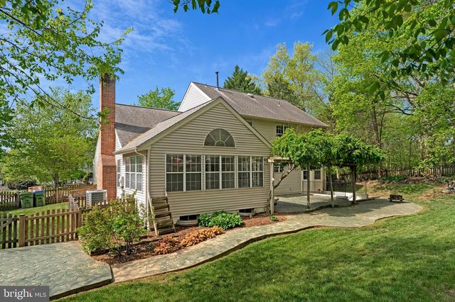 9361 WEATHERSFIELD DR, Bristow, VA 20136