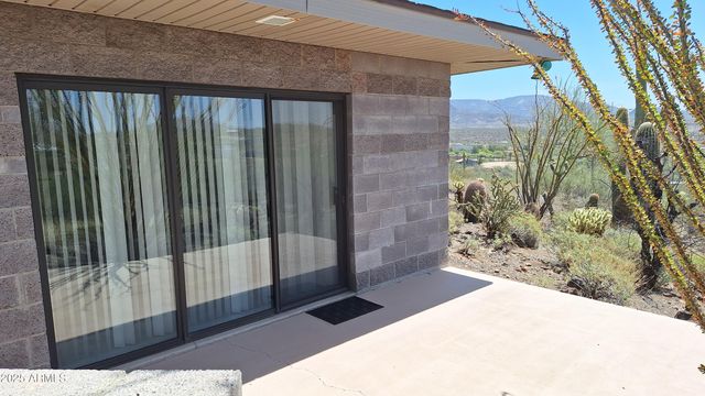 49636 N 15th Avenue, New River, AZ 85087