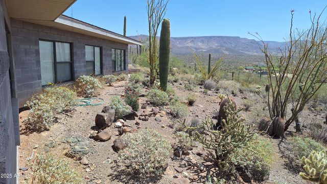 49636 N 15th Avenue, New River, AZ 85087