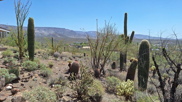 49636 N 15th Avenue, New River, AZ 85087