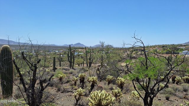 49636 N 15th Avenue, New River, AZ 85087