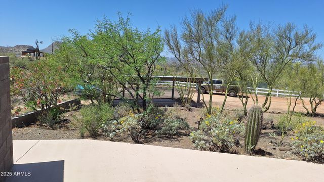 49636 N 15th Avenue, New River, AZ 85087