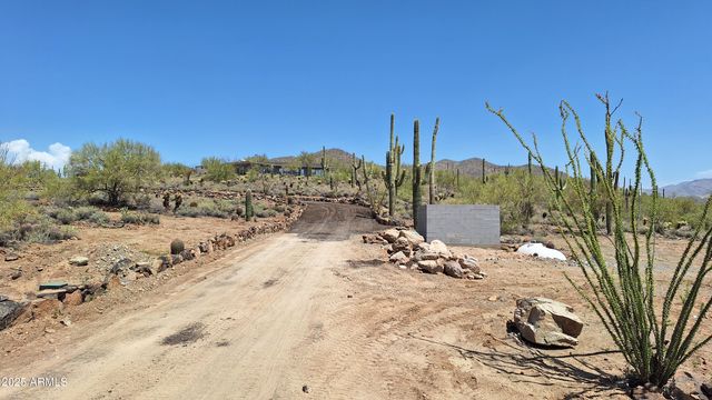 49636 N 15th Avenue, New River, AZ 85087