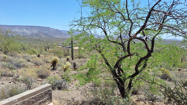 49636 N 15th Avenue, New River, AZ 85087