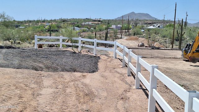 49636 N 15th Avenue, New River, AZ 85087