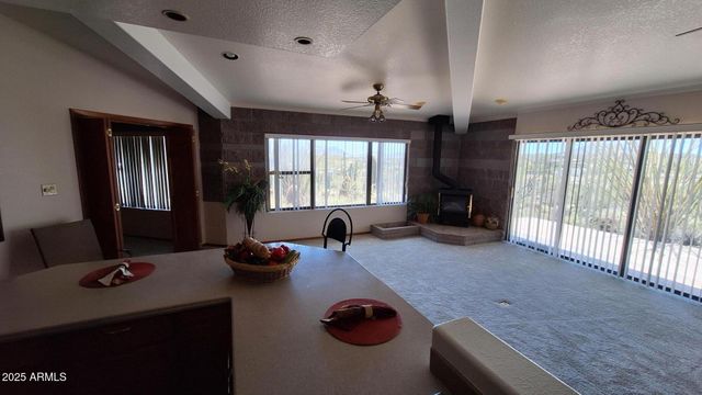 49636 N 15th Avenue, New River, AZ 85087