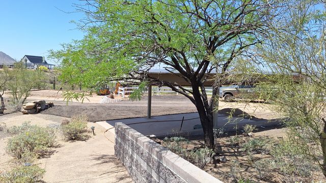 49636 N 15th Avenue, New River, AZ 85087