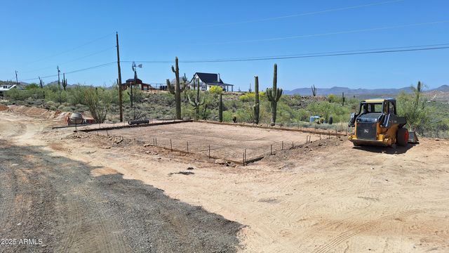 49636 N 15th Avenue, New River, AZ 85087