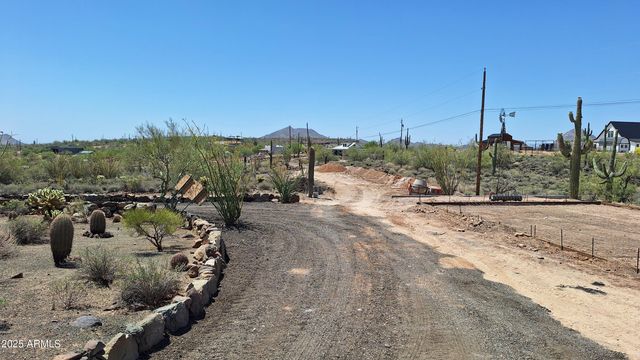 49636 N 15th Avenue, New River, AZ 85087