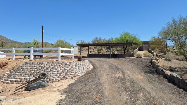 49636 N 15th Avenue, New River, AZ 85087