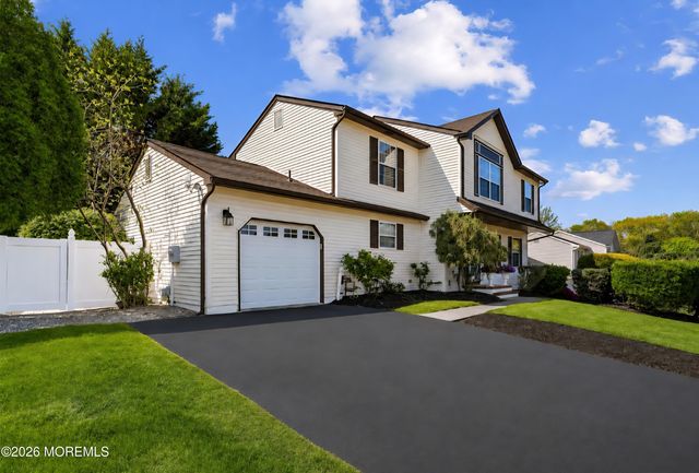 69 Gladiola Drive, Howell, NJ 07731