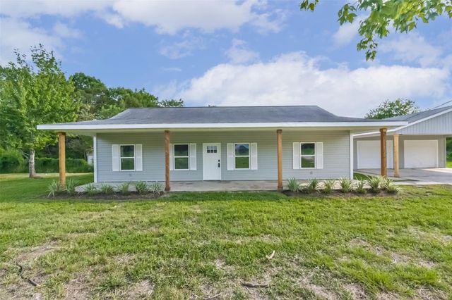 308 Petersburg Drive, Livingston, TX 77351