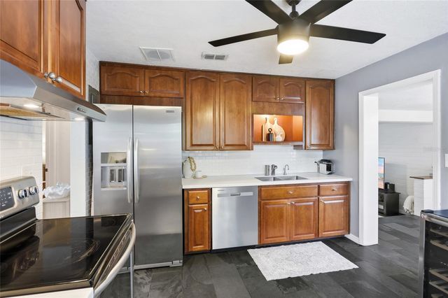 2901 E PINE STREET, Orlando, FL 32803