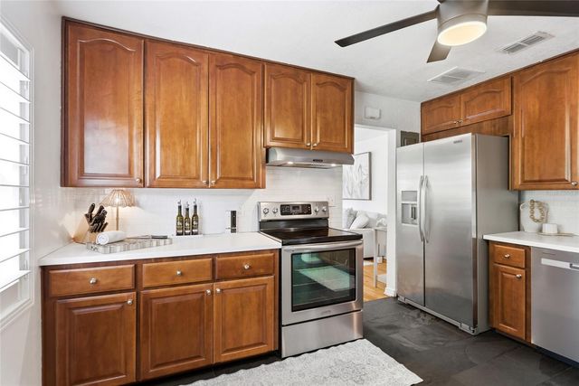 2901 E PINE STREET, Orlando, FL 32803