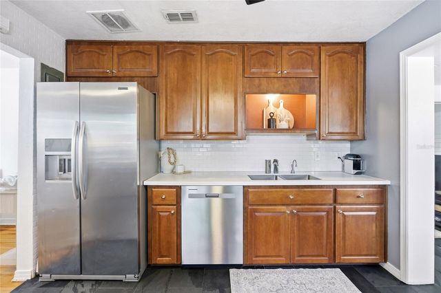 2901 E PINE STREET, Orlando, FL 32803