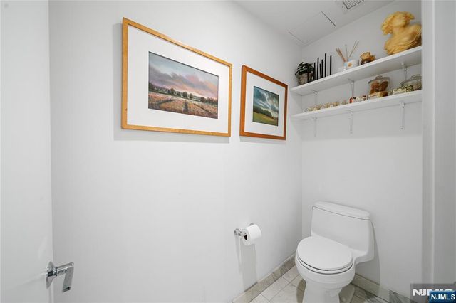 9 Ave At Port Imperial 414, West New York, NJ 07093
