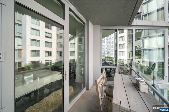 9 Ave At Port Imperial 414, West New York, NJ 07093