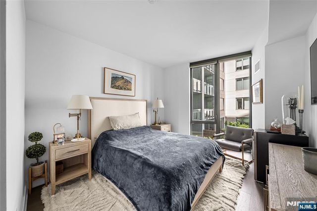 9 Ave At Port Imperial 414, West New York, NJ 07093