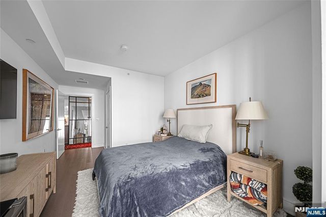 9 Ave At Port Imperial 414, West New York, NJ 07093