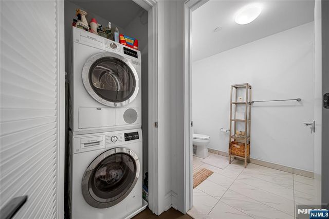 9 Ave At Port Imperial 414, West New York, NJ 07093