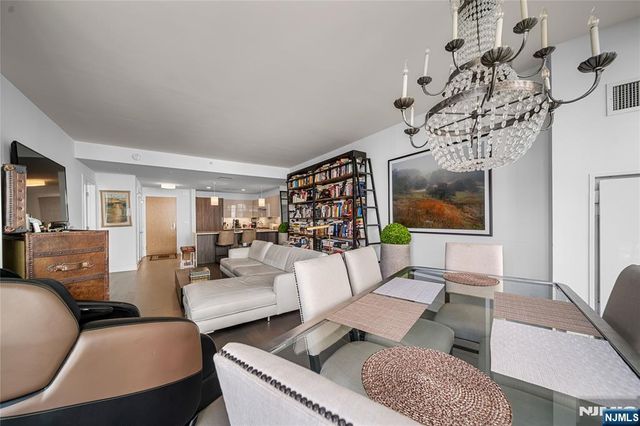 9 Ave At Port Imperial 414, West New York, NJ 07093