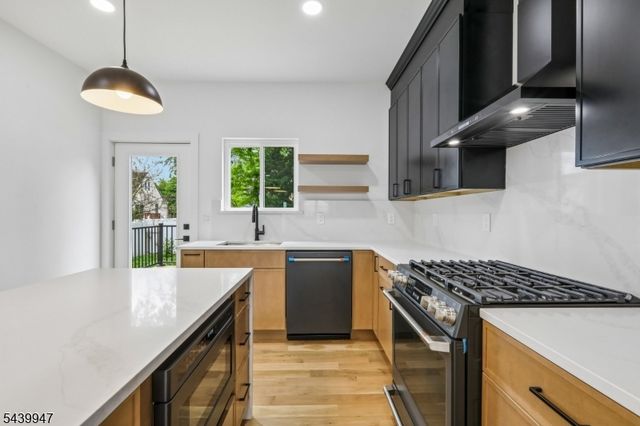 58 Fern St, Edison Twp., NJ 08817