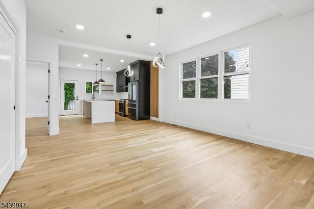 58 Fern St, Edison Twp., NJ 08817