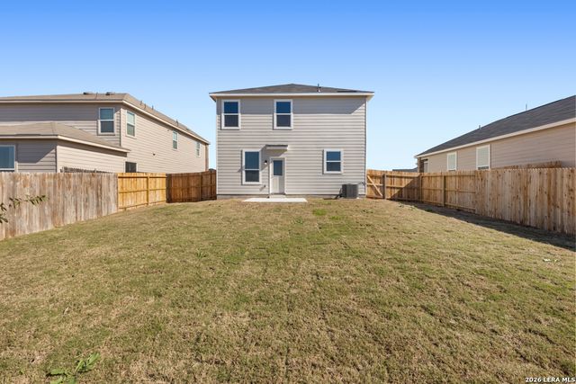 3909 Woodside Dr, Seguin, TX 78155