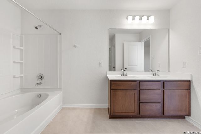 3909 Woodside Dr, Seguin, TX 78155