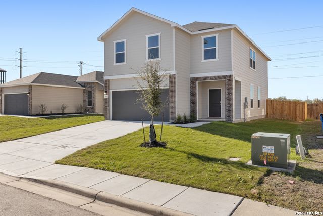 3909 Woodside Dr, Seguin, TX 78155