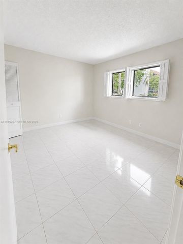 3591 Inverrary Drive 104, Lauderhill, FL 33319
