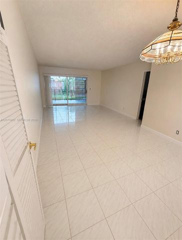 3591 Inverrary Drive 104, Lauderhill, FL 33319