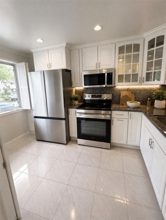 3591 Inverrary Drive 104, Lauderhill, FL 33319