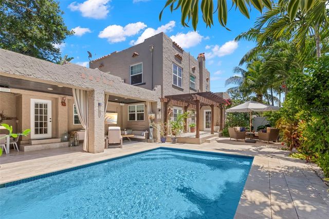 1125 11TH AVENUE NE, St Petersburg, FL 33705
