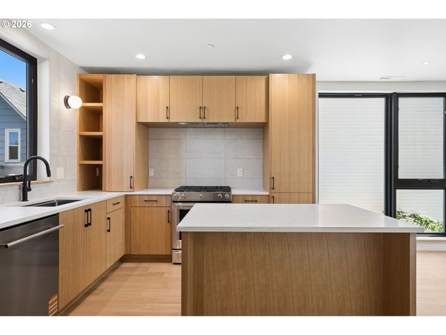4625 N CAMPBELL Ave, Portland, OR 97217