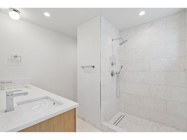 4625 N CAMPBELL Ave, Portland, OR 97217