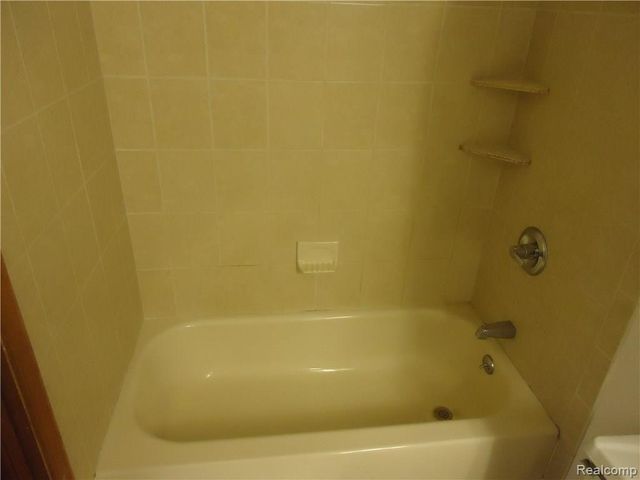 23827 Willard Avenue, Warren, MI 48089