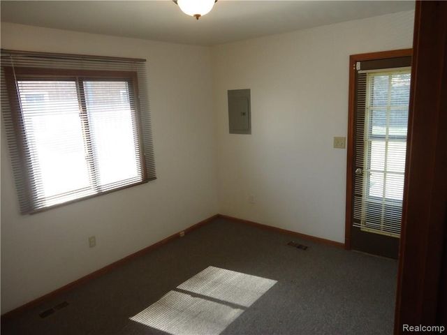 23827 Willard Avenue, Warren, MI 48089