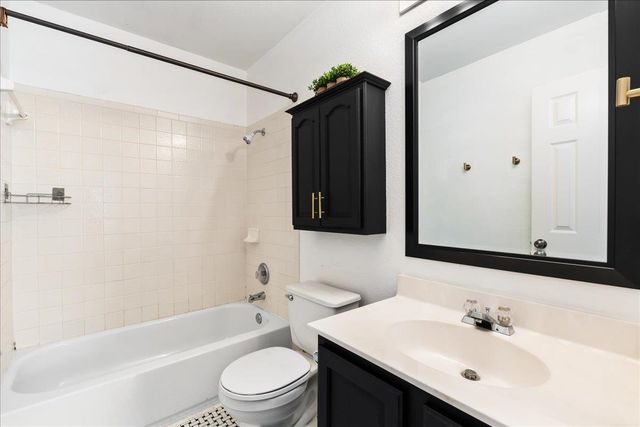 1704 Mcdowell BND, Leander, TX 78641