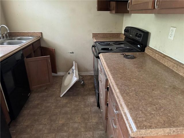 6127 Pinegrove Road, Riverdale, GA 30274