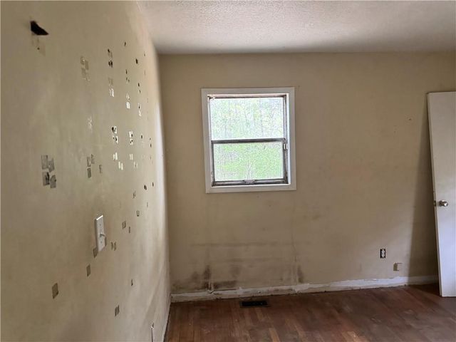 6127 Pinegrove Road, Riverdale, GA 30274