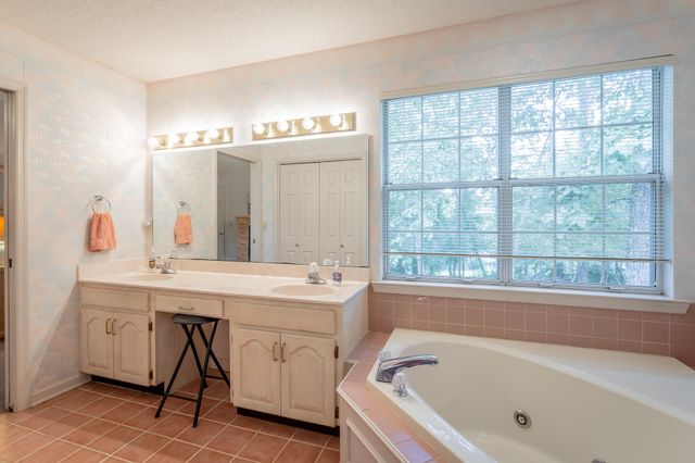 5311 Kellys Point, Ooltewah, TN 37363