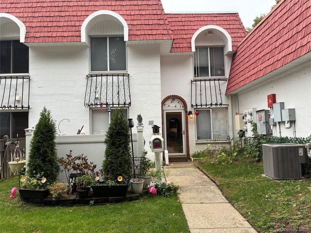 746 Blue Ridge Drive, Medford, NY 11763 — exterior