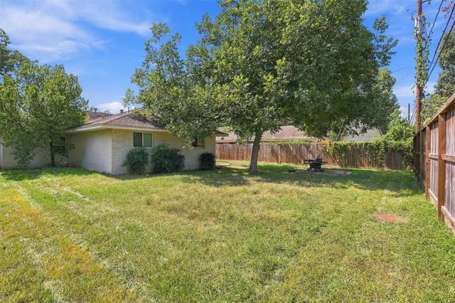 6422 Woodbrook Lane, Houston, TX 77008