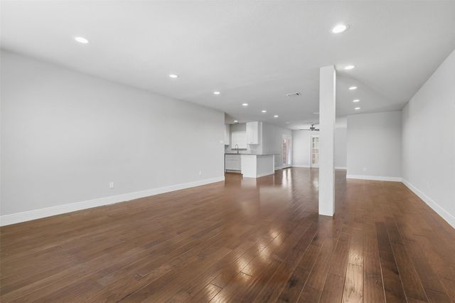 6422 Woodbrook Lane, Houston, TX 77008