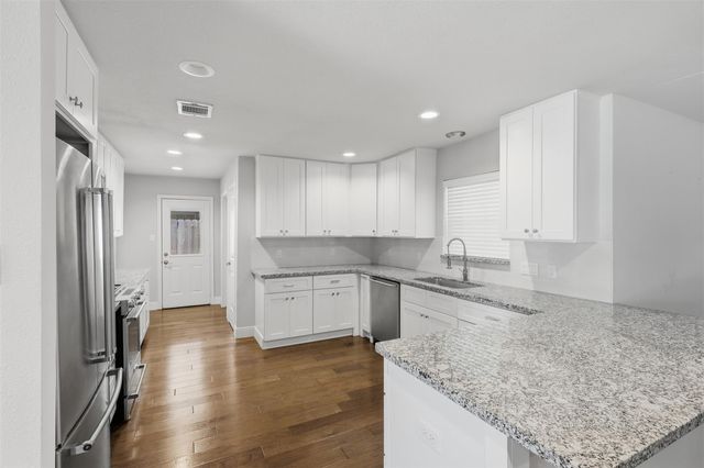 6422 Woodbrook Lane, Houston, TX 77008