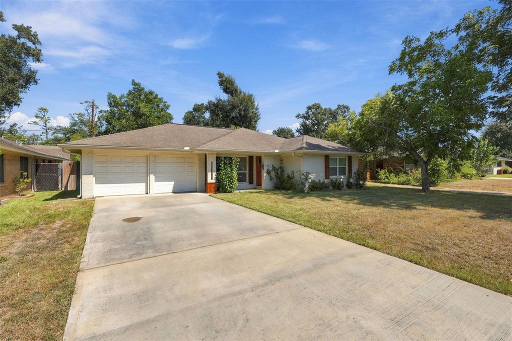 6422 Woodbrook Lane, Houston, TX 77008