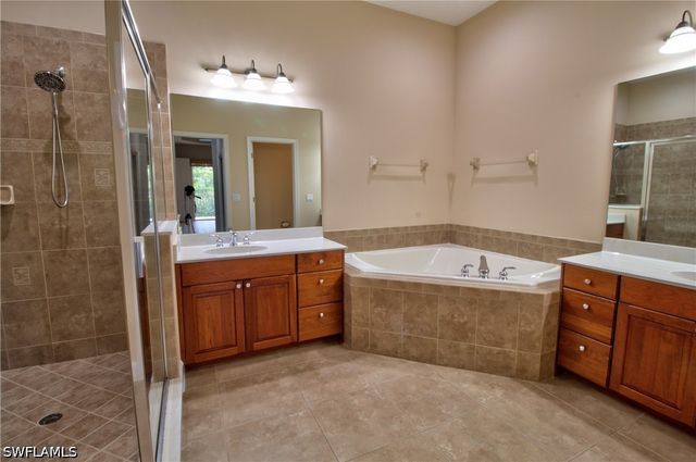 7848 Clemson ST 6-202, Naples, FL 34104