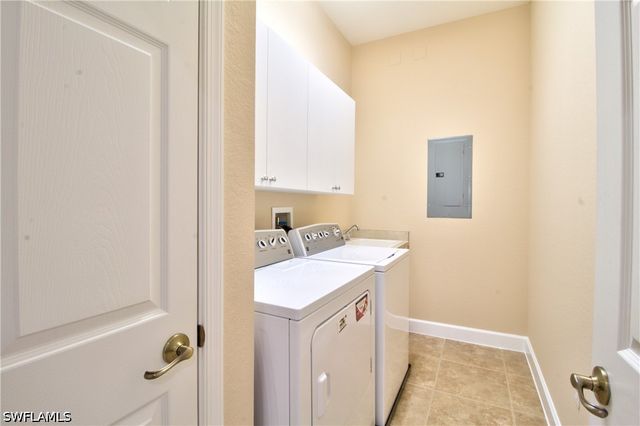 7848 Clemson ST 6-202, Naples, FL 34104